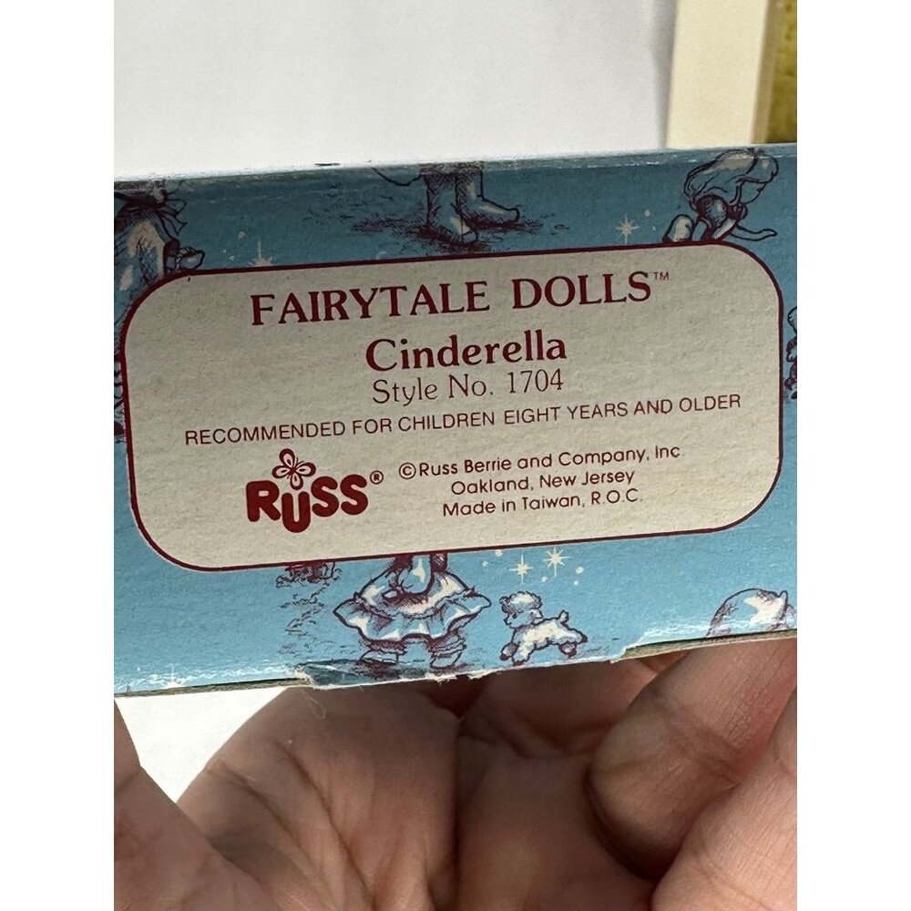 Vintage Russ Berrie Fairytales Cinderella Porcelain Doll #1704 - Picture 11 of 12